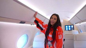 Kim Kardashian exibe detalhes do 'Kim Air', seu avião particular luxuoso avaliado em R$ 719 milhões - Foto/Reprodução
