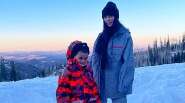 O filho de Kourtney Kardashian, Reign, estava elegante para o casamento da mãe - Reprodução: Instagram