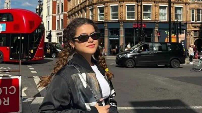 Maisa Silva está em Londres e comemorou o Jubileu de Platina da Rainha - Reprodução: Instagram