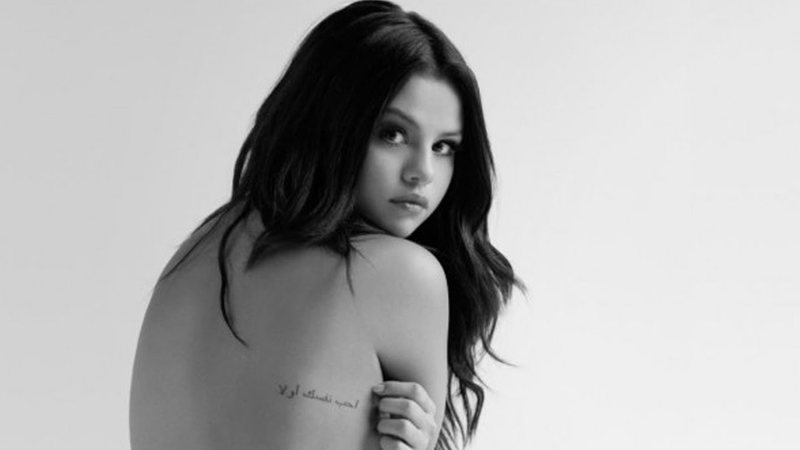 Em entrevista, Selena Gomez reflete sobre a capa e fotos feitas para disco 'Revival', lançado em 2015 - Foto/Reprodução