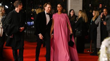 Tom Hiddleston confirmou seu noivado com a atriz Zawe Ashton - Foto: Getty Images