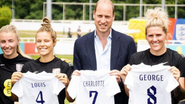 O Príncipe recebeu presentes do time de futebol feminino britânico - Reprodução: Instagram