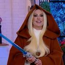 Ana Maria Braga surge caracterizada de Jedi - Foto: Reprodução / TV Globo