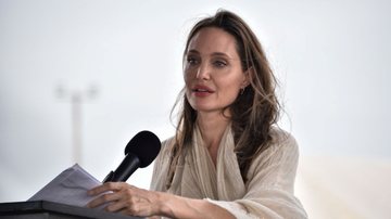 Angelina Jolie está na Ucrânia em missão humanitária e faz visita surpresa a pessoas deslocadas em Lviv - Foto/Getty Images