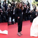 Anne Hathaway, Juia Roberts e Alessandra Ambrósio apostaram em looks clássicos e elegantes - Fotos: Getty Images