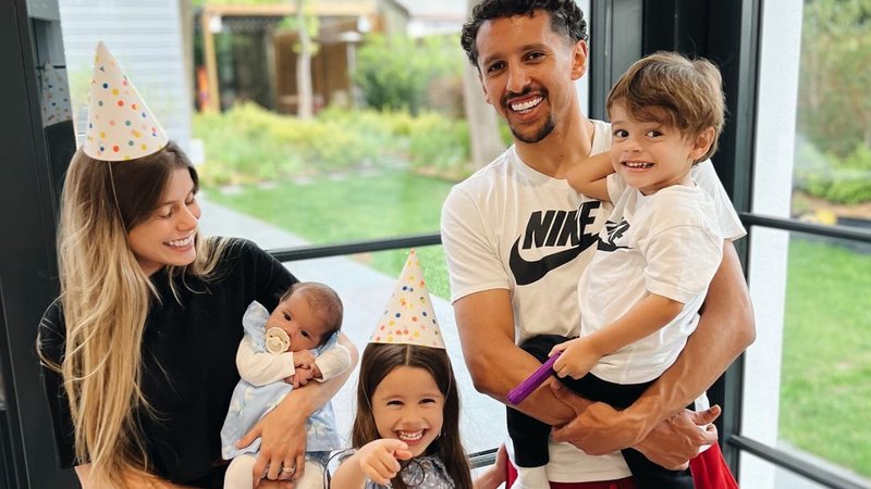 Carol Cabrino e Marquinhos comemoram primeiro mês da filha, Martina: "Muito amor" - Reprodução/Instagram