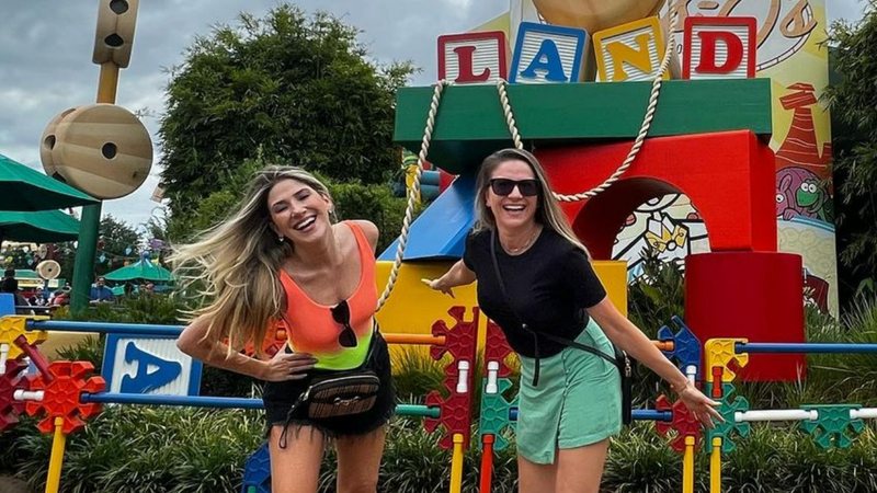 Dani Calabresa esbanja alegria surgir se divertindo na Disney ao lado de amiga - Reprodução/Instagram