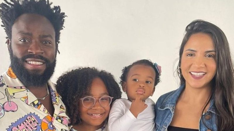 Douglas Silva publicou um TBT com sua esposa e filhas - Reprodução: Instagram