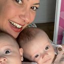 Bebês de Fabiula Nascimento vestem a 1ª roupa que ganharam - Reprodução/ Instagram