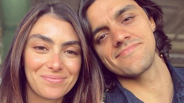 Felipe Simas se derrete ao publicar clique romântico com a esposa, Mariana Ulhmann - Reprodução/Instagram