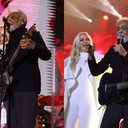 Gilberto Gil canta ao lado de Luísa Sonza e Xamã - Foto: Lucas Ramos / Agnews