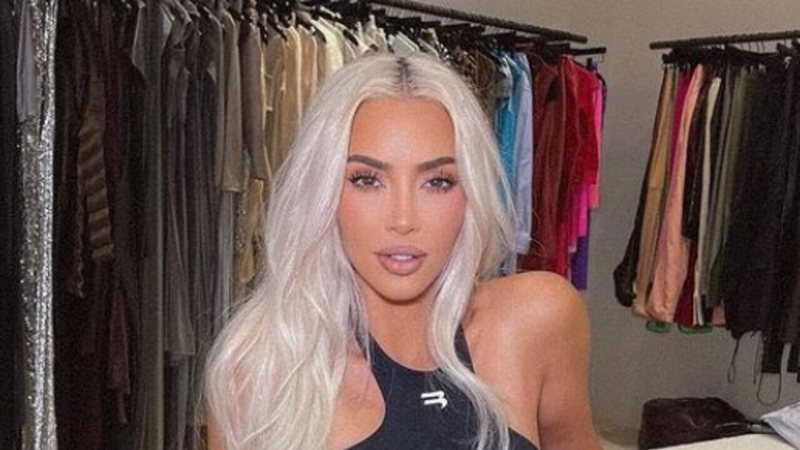 Kim Kardashian apareceu só de biquíni em suas redes sociais - Reprodução: Instagram