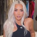 Kim Kardashian abre álbum de fotos do casamento de Kourtney e Travis Barker - Reprodução/Instagram