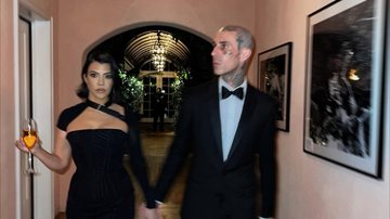 Véu usado por Kourtney Kardashian em casamento faz homenagem à história de Travis Barker - Foto/Instagram
