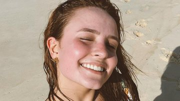 Larissa Manoela arranca elogios de fãs ao surgir com um biquíni estiloso na praia - Reprodução/Instagram