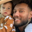 Lucas Lucco é flagrando dormindo coladinho com o filho, Luca e encanta - Reprodução/Instagram