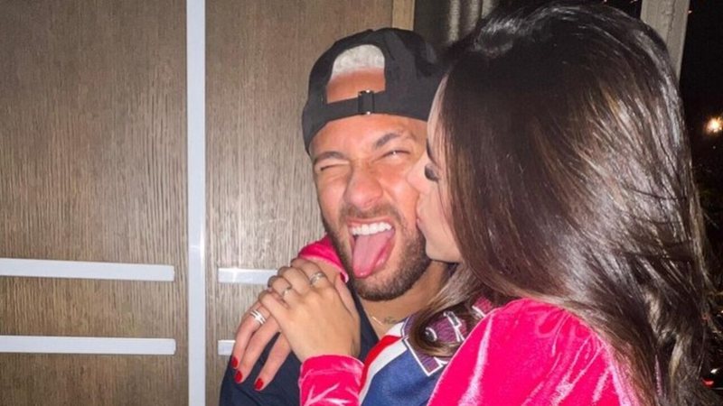 Neymar e Bruna Biancardi apareceram em clique romântico postado pela influenciadora - Reprodução: Instagram