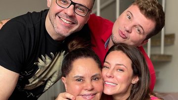 Paolla Oliveira posta clique com a mãe e os irmãos no Dia das Mães - Reprodução/Instagram