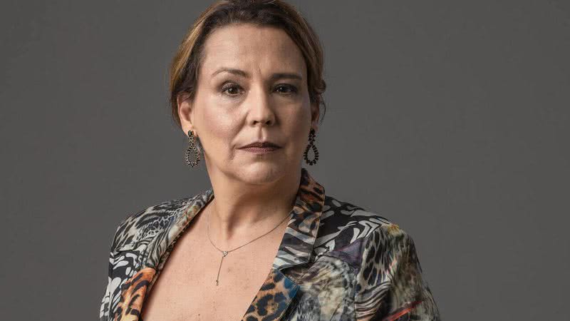 Ana Beatriz Nogueira como Elenice em 'Um Lugar Ao Sol' - Globo/Fábio Rocha