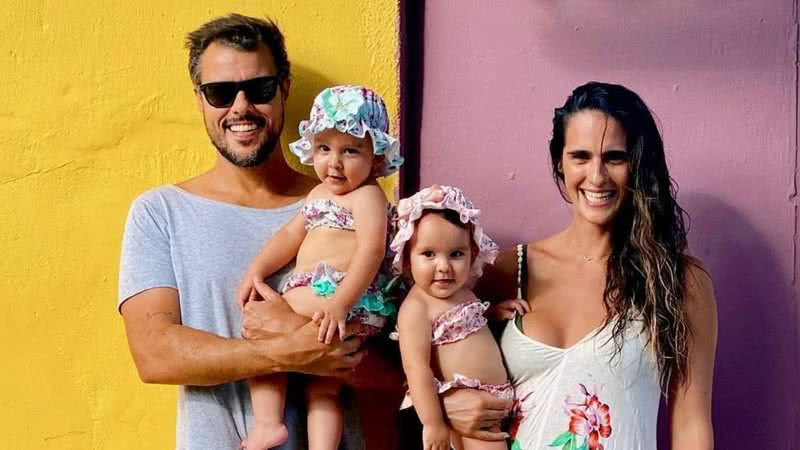 Marcella Fogaça e Joaquim Lopes mostram dia de praia com as gêmeas - Reprodução/ Instagram