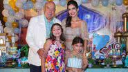 Daniela Albuquerque e Amilcare Dallevo Jr. com as filhas, Alice e Antonella - @juhsoriani
