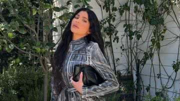 Kylie Jenner arrasou com um look preto e transparente - Reprodução: Instagram