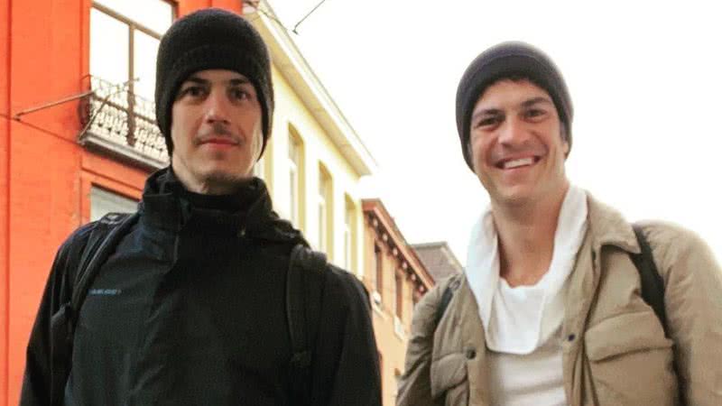 Mateus Solano está aproveitando a companhia do irmão após dois anos e meio - Reprodução/Instagram