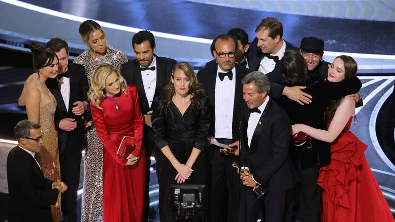 Elenco e produtores de 'No Ritmo do Coração' recebem Oscar por Melhor Filme - Getty Images