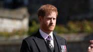 Um porta-voz do Príncipe anunciou que Harry não viajará para a Inglaterra neste mês - Foto: Getty Images