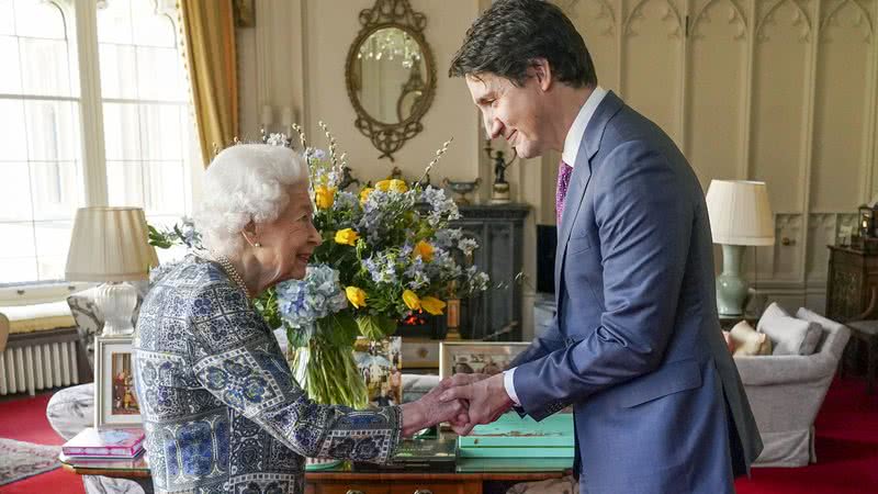 A Rainha Elizabeth II e o Primeiro Ministro canadense Justin Trudeau se encontraram pessoalmente - Foto: Getty Images