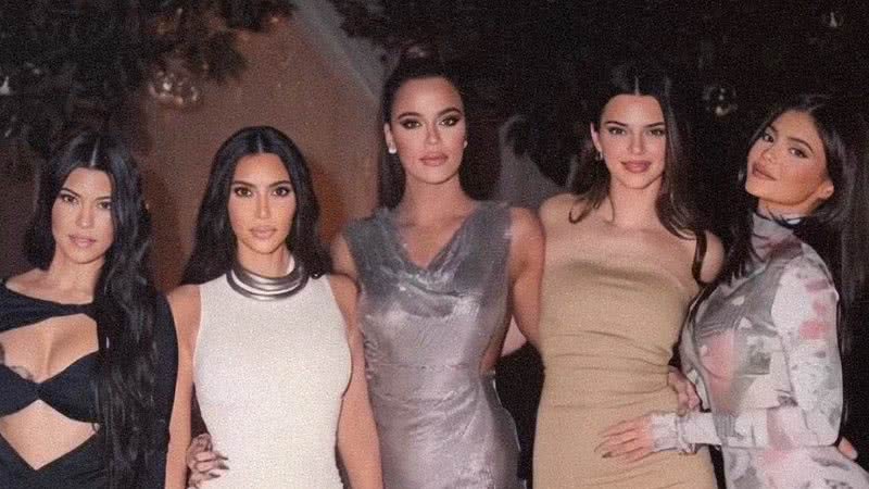 A família Kardashian-Jenner se reuniu pra celebrar o casamento de Kourtney Kardashian e Travis Barker - Reprodução: Instagram