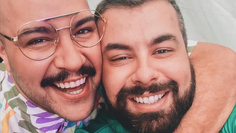 Tiago Abravanel curte folia ao lado do marido: ''Carnaval do amor'' - Reprodução/Instagram