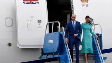 Príncipe William e Kate Middleton chegaram no último destino da turnê pelo Caribe, as Bahamas - Foto: Getty Images