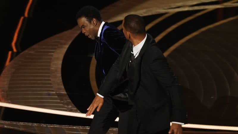 Will Smith bate em Cris Rock no palco do Oscar 2022 - Getty Images