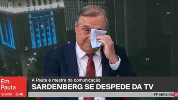 Carlos Alberto Sardenberg anuncia saída da Rede Globo e se emociona em despedida - Foto: Reprodução/Rede Globo