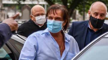 Roberto Carlos vai ao velório de Erasmo Carlos - Fotos: Victor Chapetta -  Agnews