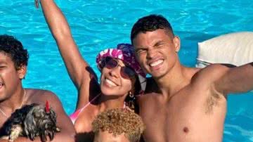 Thiago Silva é casado com Belle Silva e é pais de dois meninos, Isago e Iago, e coloca rosto dos filhos para jogar junto no primeiro jogo da Copa - Foto: Reprodução / Instagram