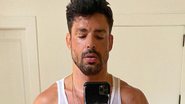 Cauã Reymond posa com camisa suada e exibe músculos - Reprodução/Instagram