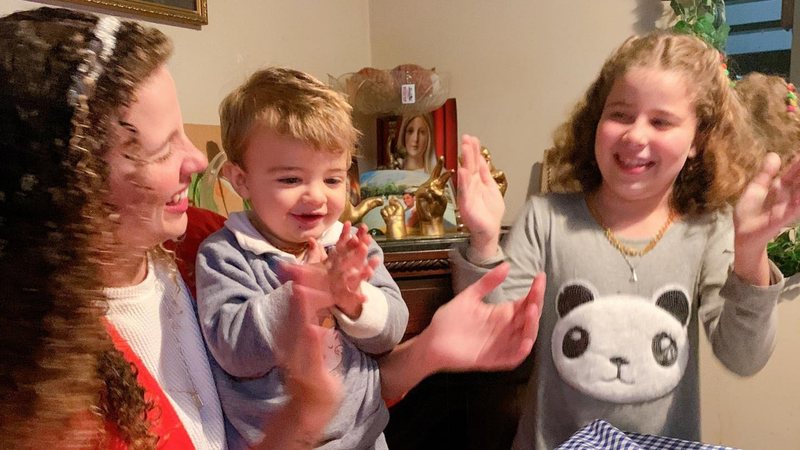 Debby Lagranha comemora 31 anos ao lado dos filhos - Reprodução/Instagram