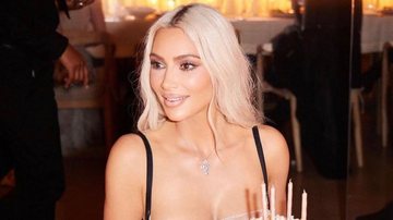 Kim Kardashian apareceu com suas irmãs em luxuoso jantar de aniversário - Reprodução: Instagram