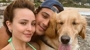 Larissa Manoela curtiu praia em Niterói com seu namorado e sua pet - Reprodução: Instagram