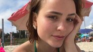 De biquíni, Larissa Manoela aproveita dia de sol na praia - Reprodução/Instagram
