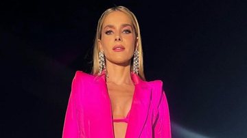 Monique Alfradique surge belíssima com look rosa - Reprodução/Instagram