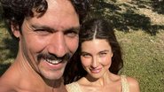 Guito e Alanis Guillen surgem juntinhos em fotos divertidas nos bastidores de 'Pantanal' - Reprodução/Instagram