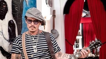 O ator Johnny Depp está saindo com uma das advogadas que o defendeu no caso contra imprensa britânica - Foto: Reprodução / Instagram