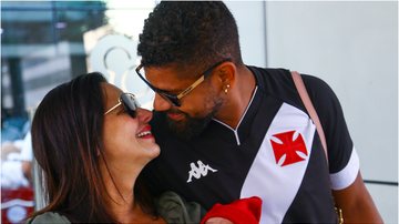 Viviane Araújo e Guilherme Militão deixam a maternidade com o filho, Joaquim - Vítor Pereira/AGNEWS
