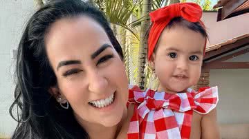 Fabiola Gadelha encanta ao surgir fazendo caras e bocas com a filha - Reprodução/Instagram