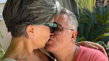 Gloria Pires comemora dia do beijo com o marido - Foto: reprodução/Instagram