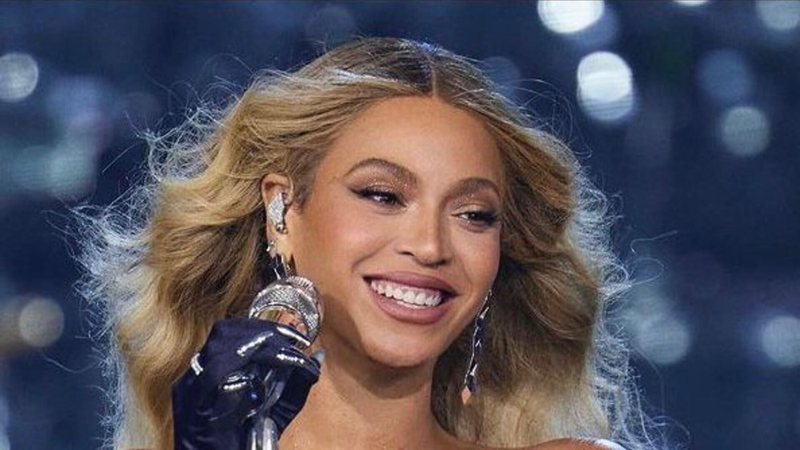 Beyoncé mostrou fotos do centésimo look usado em sua turnê - Reprodução: Instagram