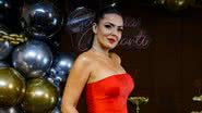 Com vestido deslumbrante, Gardênia Cavalcanti comemora aniversário com festa luxuosa - Foto: Victor Chapetta/AgNews